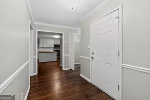 7127 Riverside Dr, Atlanta, GA 30328 - Photo 5
