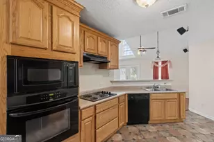 27 Darling St, Savannah, GA 31408 - Photo 11