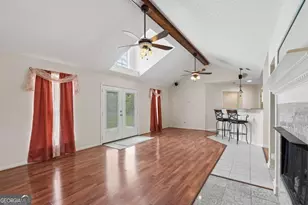 27 Darling St, Savannah, GA 31408 - Photo 5