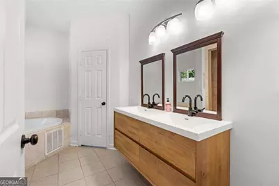 1075 Moreland Avenue SE, Atlanta, GA 30316 - Photo 9