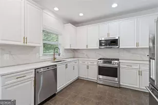 1711 Summit Glen Ln NE, Atlanta, GA 30329 - Photo 7