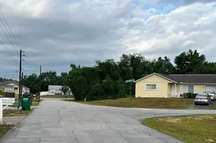 1047 Santa Clara Dr, Deltona, FL 32738 - Photo 5