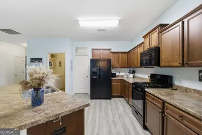 1048 Sutherland Drive, Winder, GA 30680 - Photo 3