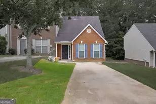 1324 Hollenbeck Ln, Riverdale, GA 30296 - Photo 1