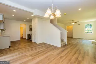 11 E Reynolds St, Newnan, GA 30263 - Photo 15