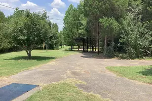 220 Ennis Rd, Barnesville, GA 30204 - Photo 15