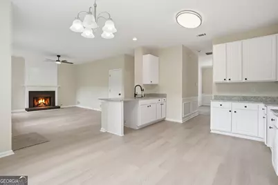 6894 Breeze Drive, Stone Mountain, GA 30087 - Photo 17