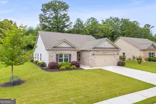 817 Hidden Hollow Cir, Commerce, GA 30529 - Photo 3