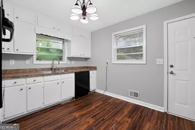 513 Martindale Court, Stone Mountain, GA 30088 - Photo 11