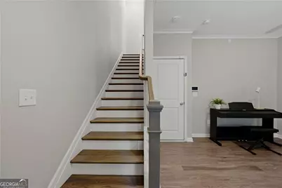633 Broadview Place, Atlanta, GA 30324 - Photo 3