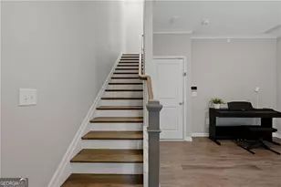 633 Broadview Pl, Atlanta, GA 30324 - Photo 3
