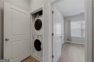 633 Broadview Pl, Atlanta, GA 30324 - Photo 17