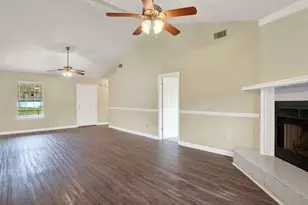 189 W Kenny Dr, Hinesville, GA 31313 - Photo 9