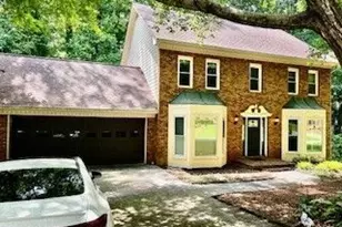 27 Planters Dr SW, Lilburn, GA 30047 - Photo 3