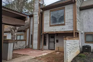 95 Willowick Dr, Lithonia, GA 30038 - Photo 1