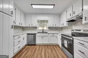 279 Heck Rd NE, Kennesaw, GA 30144 - Photo 11