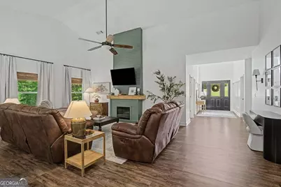 1381 Star Point Road, Carrollton, GA 30116 - Photo 15