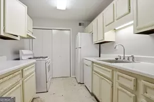 1201 Vicksburg Pl, Atlanta, GA 30350 - Photo 9