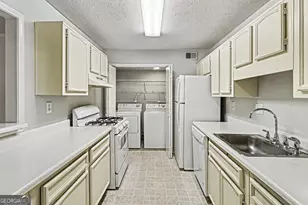 1201 Vicksburg Pl, Atlanta, GA 30350 - Photo 11