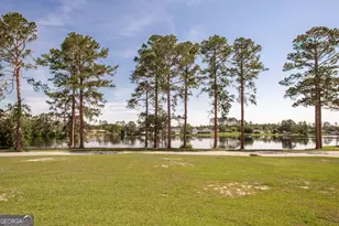 220 Lake Shore Dr, Alma, GA 31510 - Photo 3