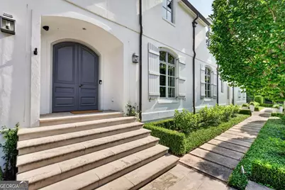 4400 Carmain Drive NE, Atlanta, GA 30342 - Photo 3