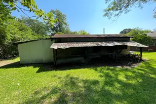 218 W Peter St, Cochran, GA 31014 - Photo 13