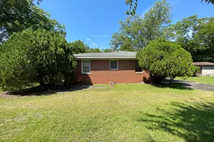218 W Peter St, Cochran, GA 31014 - Photo 3