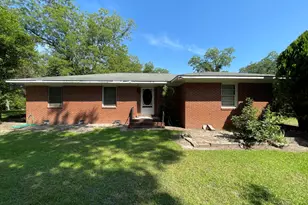218 W Peter St, Cochran, GA 31014 - Photo 1