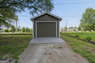 108 3rd St, Monroe, GA 30655 - Photo 7