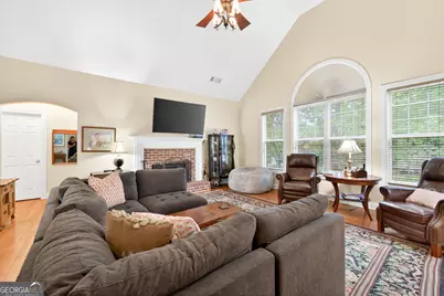 28 Montvale Drive, Hoschton, GA 30548 - Photo 9