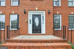 1811 Lake Cove Dr SW, Atlanta, GA 30331 - Photo 5