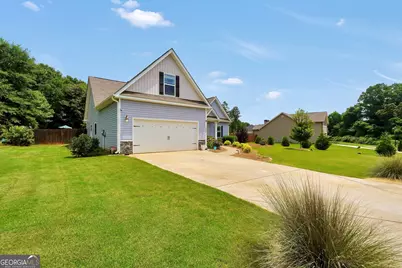1003 Holliday Pass, Griffin, GA 30223 - Photo 3