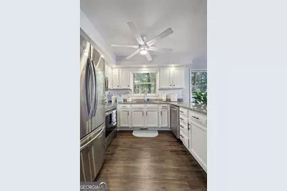 8470 Lake Drive, Snellville, GA 30039 - Photo 9