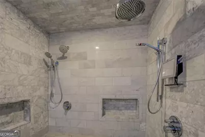 1250 Breuer Mews NW, Atlanta, GA 30318 - Photo 15