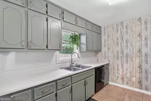95 S Meadowcliff Cir, Carrollton, GA 30116 - Photo 11