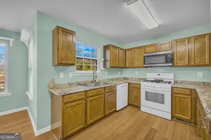 494 Bishop Ct, Commerce, GA 30529 - Photo 9