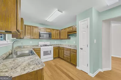 494 Bishop Court, Commerce, GA 30529 - Photo 9