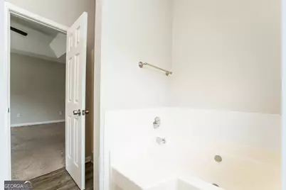 5336 E Shirewick Drive E, Lithonia, GA 30058 - Photo 17