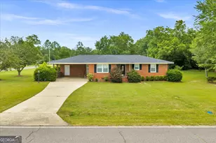 240 E Peter St, Cochran, GA 31014 - Photo 1