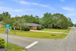 240 E Peter St, Cochran, GA 31014 - Photo 5