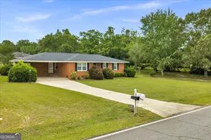 240 E Peter St, Cochran, GA 31014 - Photo 3