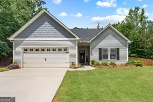 273 Park Pine Cir, Grantville, GA 30220 - Photo 1