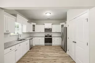 1002 Oglethorpe Ln, Darien, GA 31305 - Photo 5