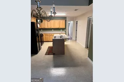 9592 Lakeview Circle, Union City, GA 30291 - Photo 7