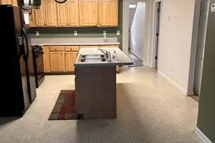 9592 Lakeview Cir, Union City, GA 30291 - Photo 7