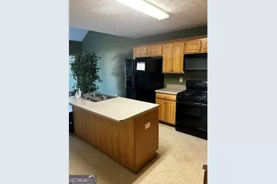 9592 Lakeview Circle, Union City, GA 30291 - Photo 5