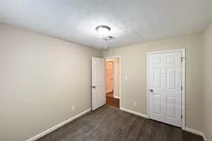 4751 White Oak Path, Stone Mountain, GA 30088 - Photo 15