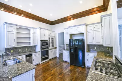6020 Riverside Drive, Sandy Springs, GA 30328 - Photo 37