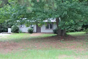 146 E Wright St, Winder, GA 30680 - Photo 3