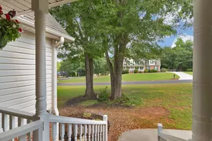 300 Farm View Ct, Locust Grove, GA 30248 - Photo 3